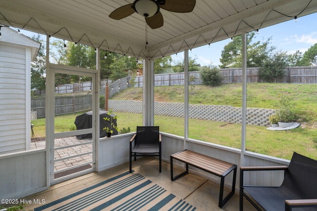 Building Photo - 620 Overland Ct
