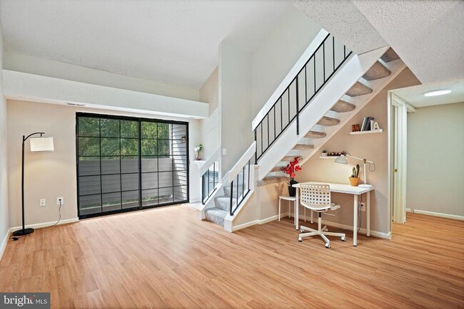 Foto del edificio - 1605 Carriage House Terrace