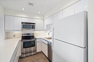 Building Photo - 100 Shearwater Ct E