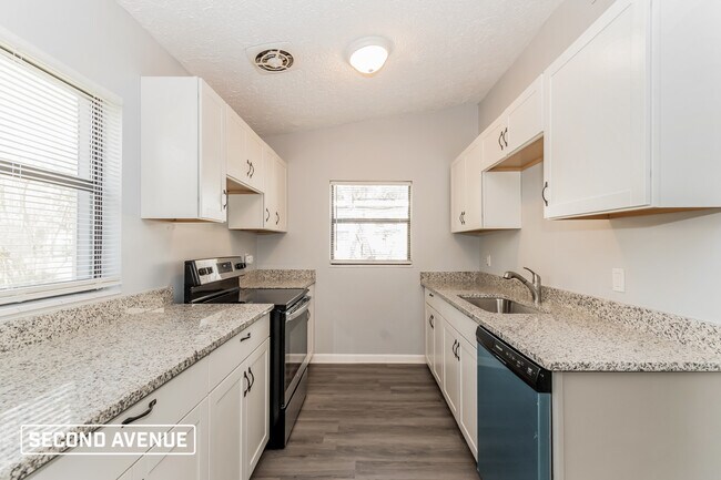 Building Photo - 6775 Gaspar Cir E