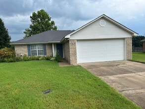Building Photo - 750 Cherub Ct