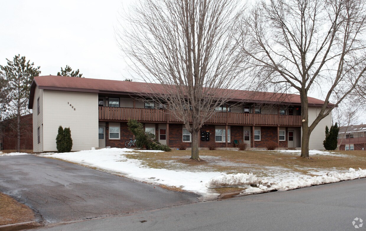 1422 15th St S, Menomonie, WI 54751 Apartments in Menomonie, WI