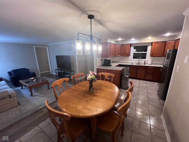 Foto del edificio - 1147 Darby Ln