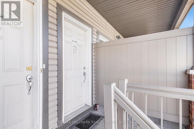 Building Photo - 920 White Alder Ave