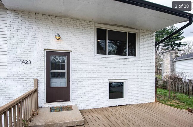 Foto del edificio - 1423 E Dunstan Dr