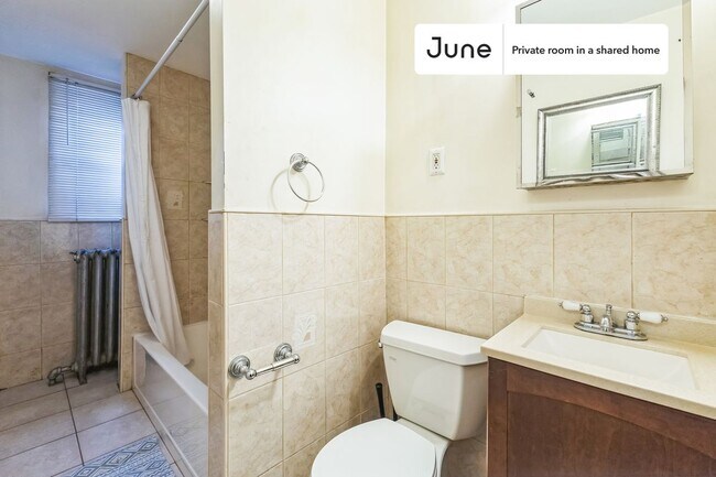 Foto del edificio - Room in Shared 5 bed/1 bath home