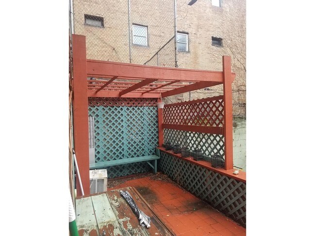 Foto del edificio - 414 E 115th St