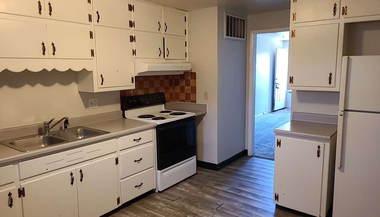 2 Bedroom 1 Bathroom Apartment Home in Arvada - 2 Bedroom 1 Bathroom Apartment Home in Arvada
