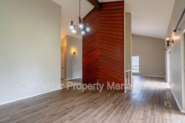 Foto del edificio - 7130 S Darlington Ave