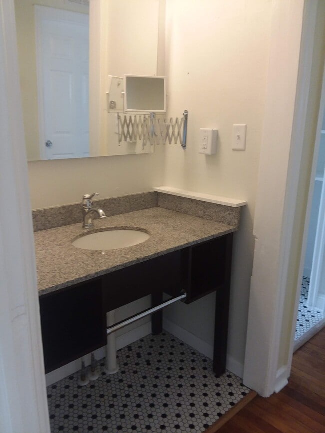 Vanity Area - 719 8th St N