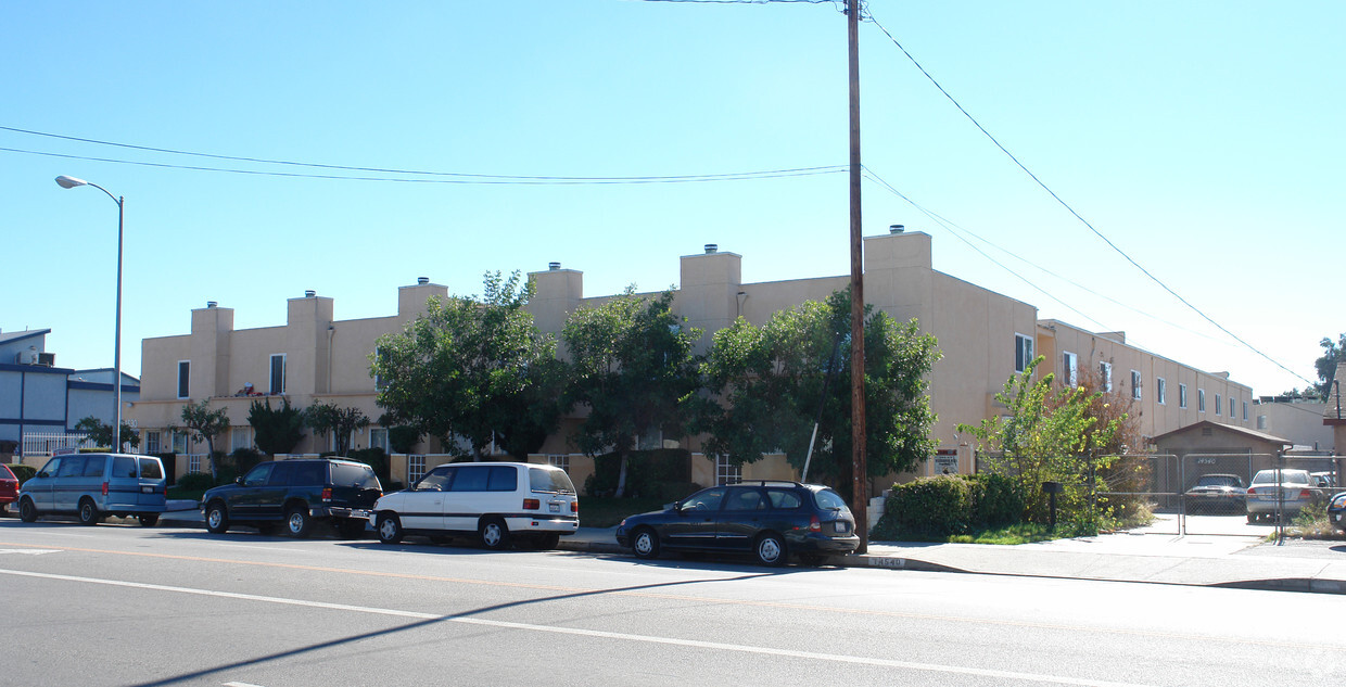 Foto del edificio - 14530 Plummer St