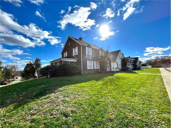 Building Photo - 3500 Elwood Ln