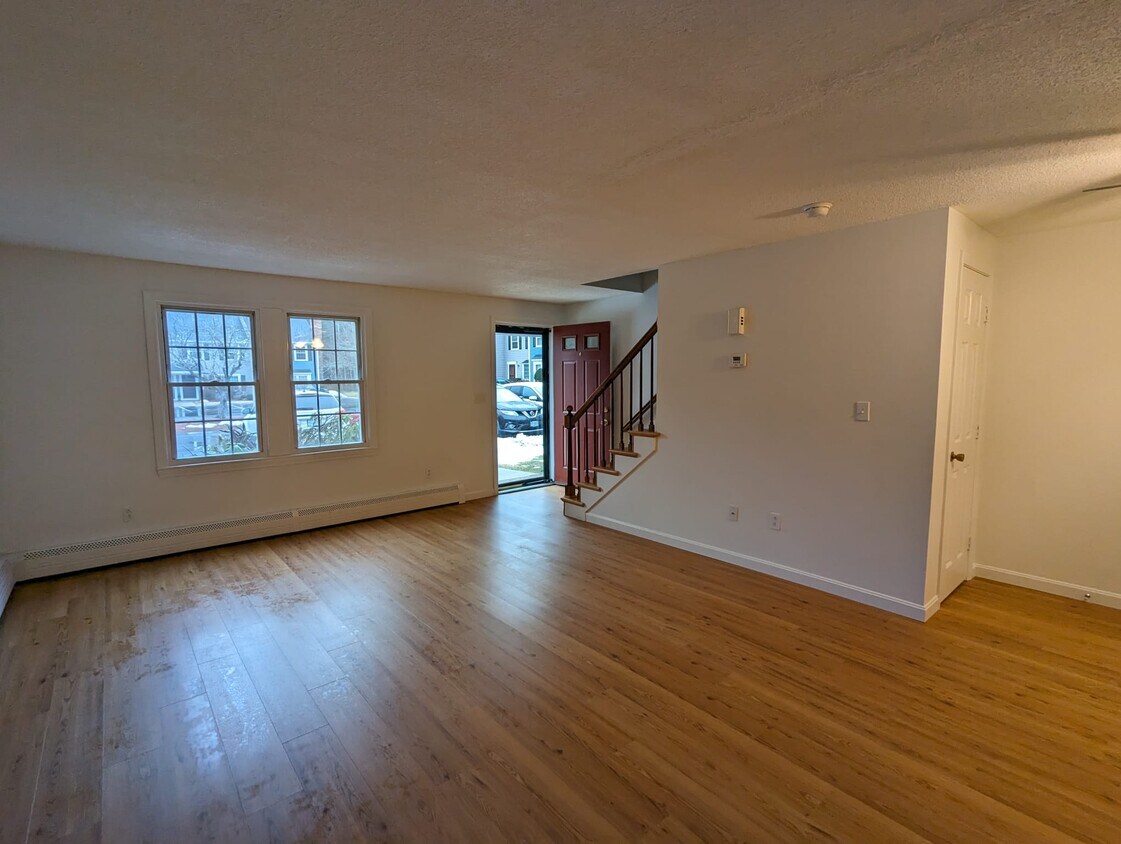 11 Donovan Ct, Merrimack, NH 03054 Townhome Rentals in Merrimack NH