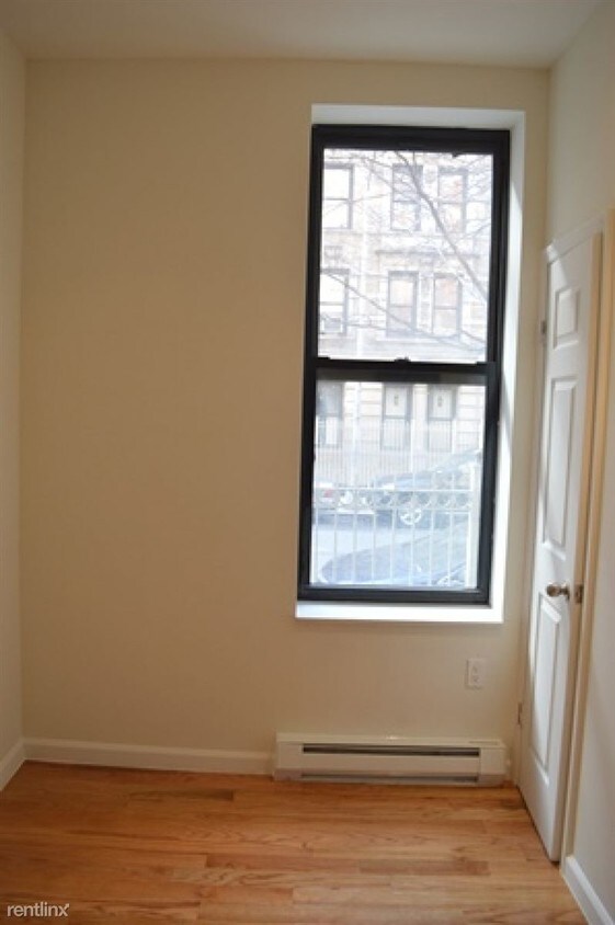 Building Photo - 7 W 108th St