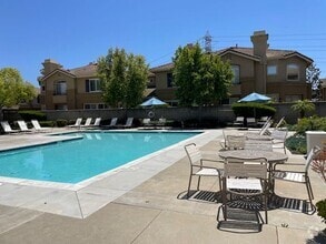 Building Photo - 2825 N Chevington Ct