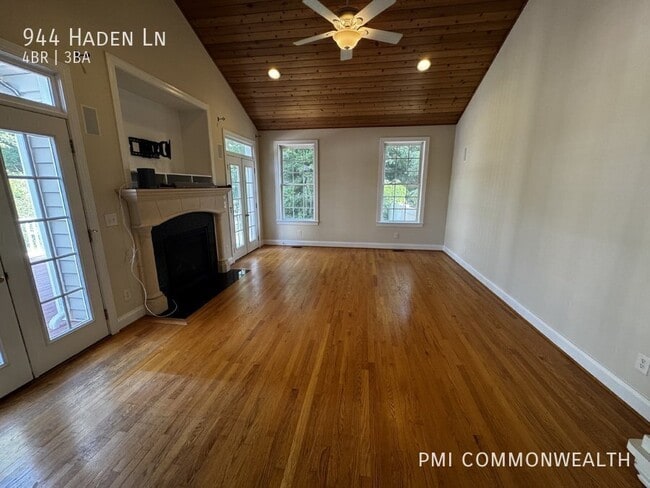 Building Photo - 944 Haden Ln