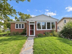 Building Photo - 6797 Lawnton St