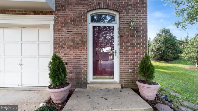Foto del edificio - 45416 Baggett Terrace