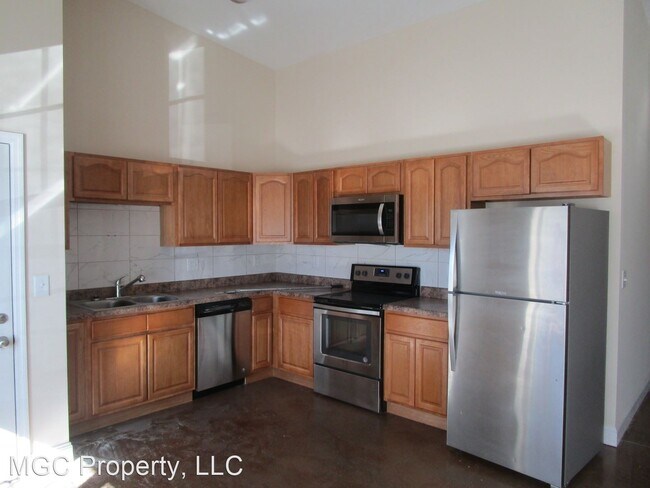 Building Photo - 2 br, 1 bath House - 3536 W.Walnut #1