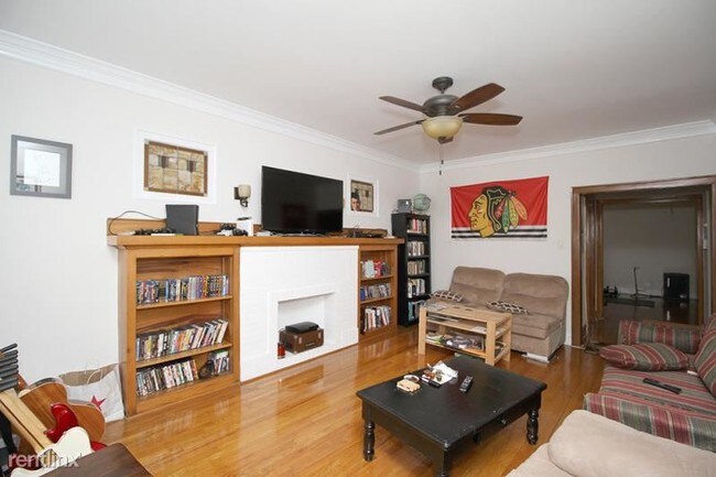 Foto del edificio - 2635 N Talman Ave
