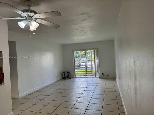 Foto del edificio - 15888 SW 95th Ave
