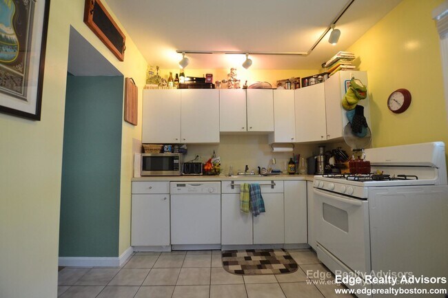 Photo - 153 Nonantum St Apartment