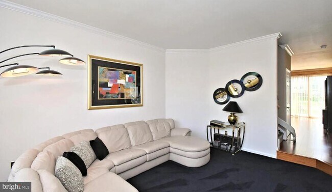 Foto del edificio - 235 Pinecrest Ln