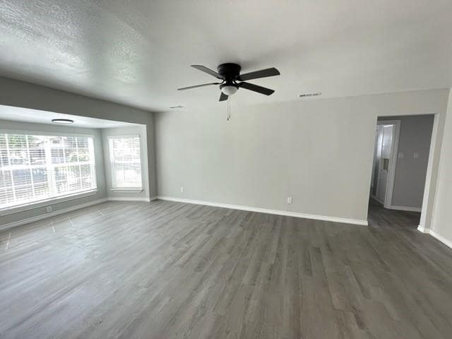 Building Photo - 1003 Epenard St