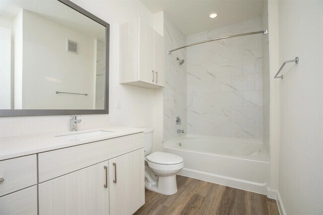 Building Photo - 1690 North Loop