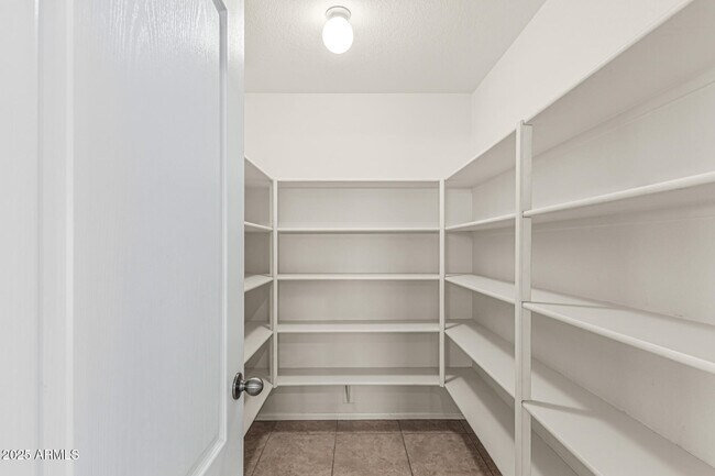 Foto del edificio - 16423 W Monroe St