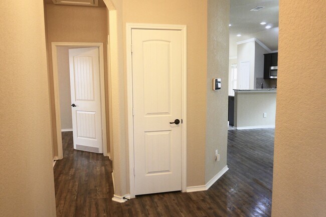 Building Photo - 129 Buckskin Way