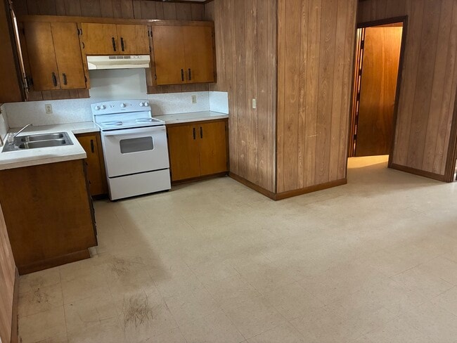 Building Photo - 520 N 1st St