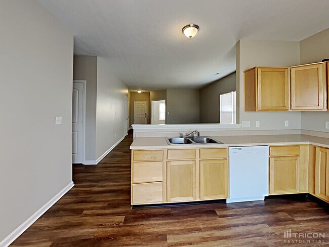 Building Photo - 10738 Tedder Lake Dr