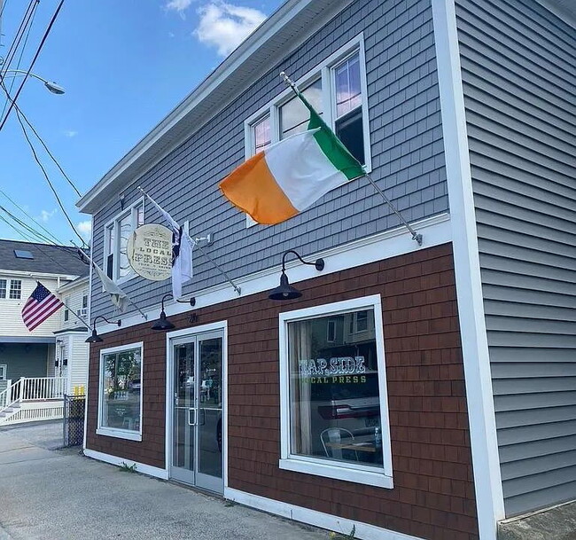 Building Photo - Sun-Filled 2-Bedroom in the Heart of Deering Center - Walk Everywhere