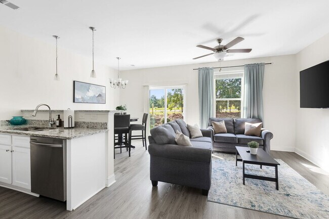 Foto del edificio - 739 Jacobs Millpond Rd