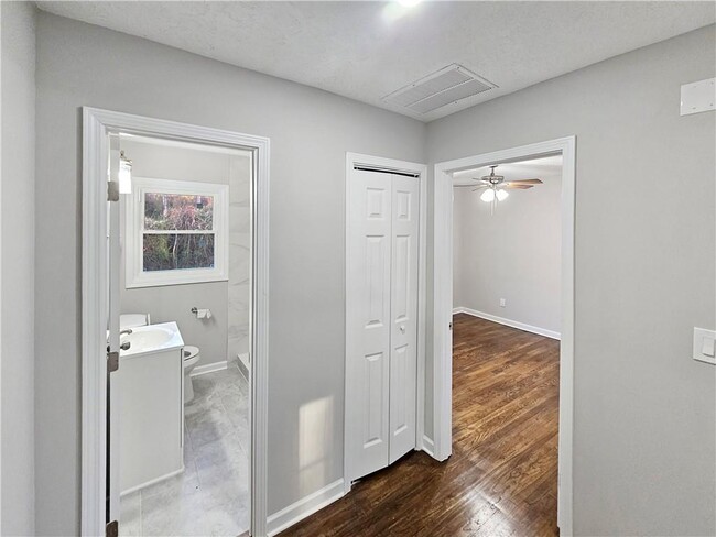 Foto del edificio - 673 Church St NW