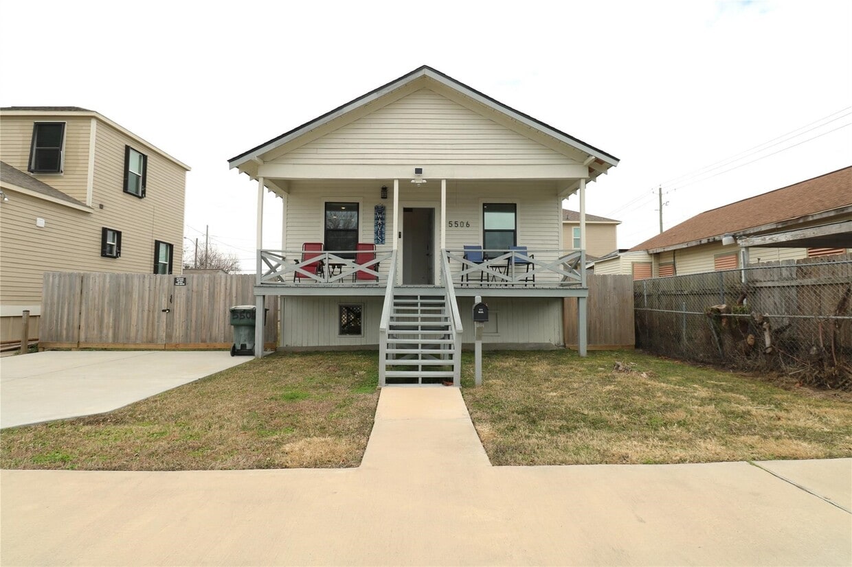 Primary Photo - 5506 Ave Q 1/2