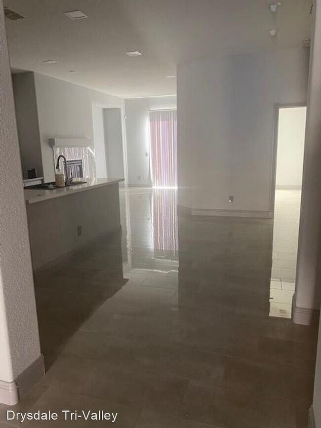 Foto del edificio - 4 br, 2 bath House - 9112 Golf Canyon Rd.