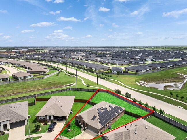 Foto del edificio - 8003 Black Forest Ln
