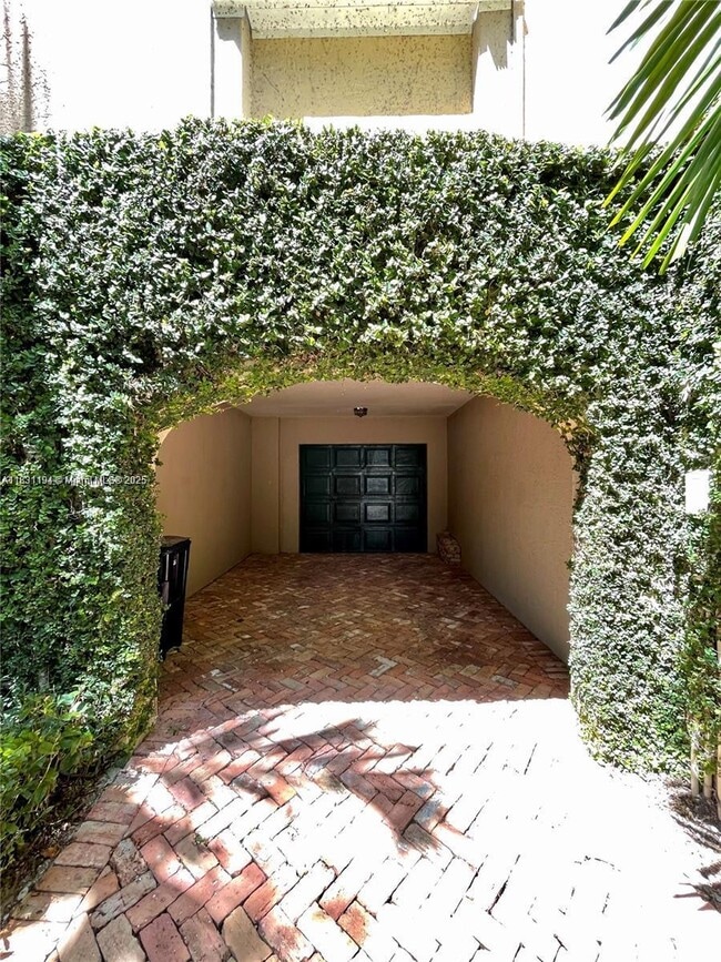 Building Photo - 6204 Paradise Point Dr