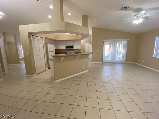 Foto del edificio - 2251 SW 4th St