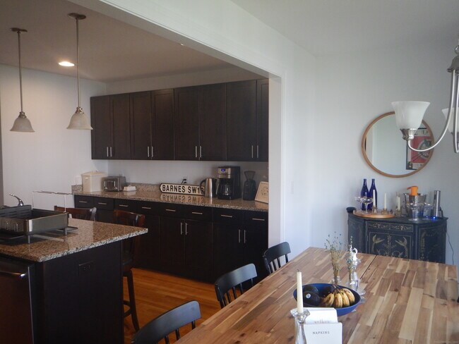 Building Photo - 505 Copper Square Dr