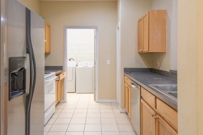 Foto del edificio - 9079 Iron Oak Ave