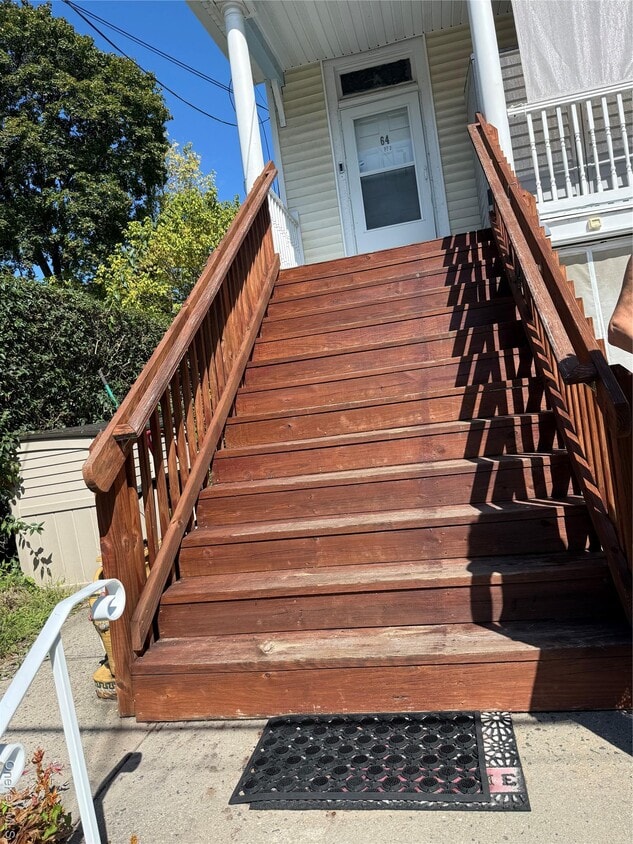 Foto principal - 64 Brookside Ave