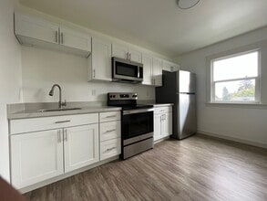 Building Photo - 3405 McKinley Ave