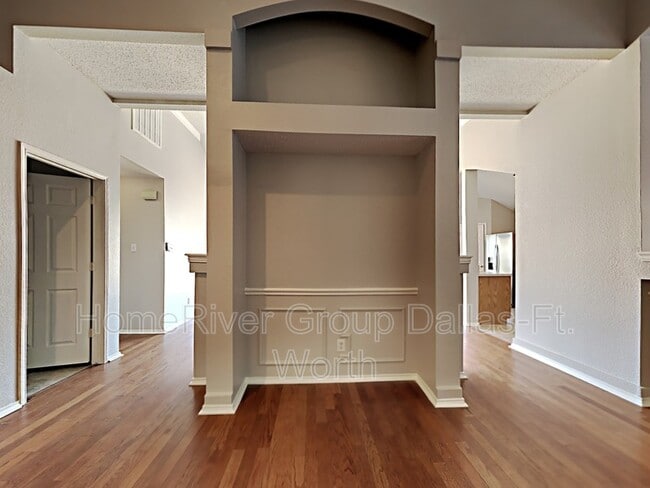 Building Photo - 7209 Chaucer Dr