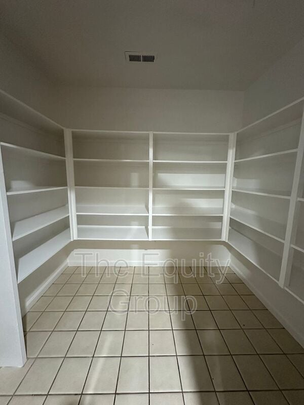 Foto del edificio - 5503 W Sweet Dr