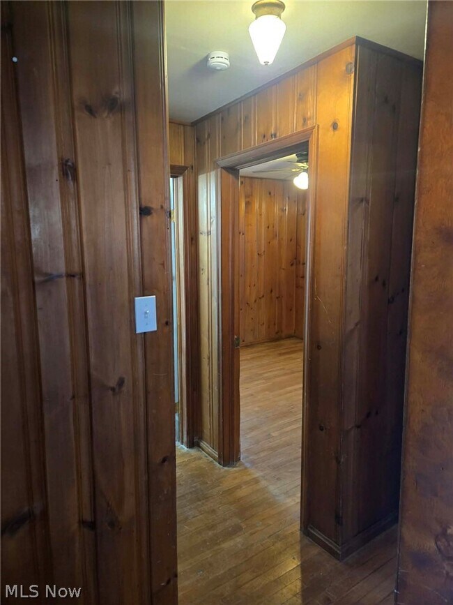 Building Photo - 315 Redfern Rd