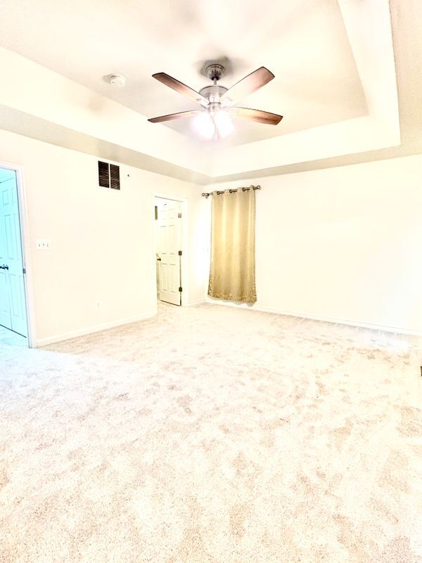 Building Photo - 3565 Eagle Ridge Dr