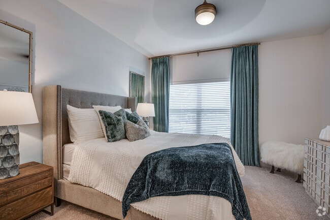 2BR, 2BA - 1,112SF - Cue Luxury Apartments